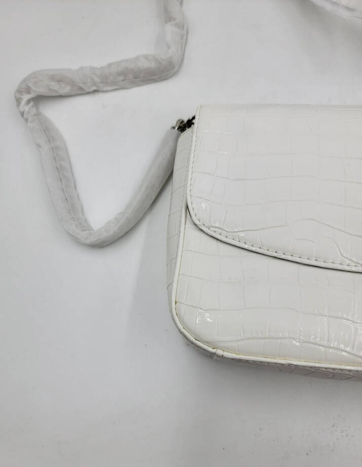 Circus by Sam Edelman Devin Chain Crossbody Handbag Women's O/S White Magnetic