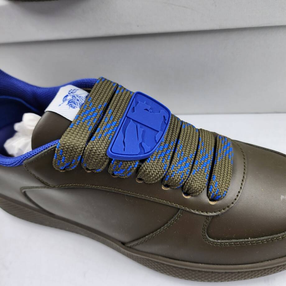 Burberry Terrace Low Top Leather Sneakers Men's 7US Loch Round Toe Lace Closure