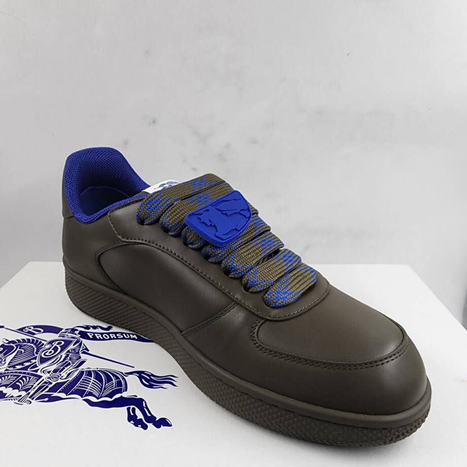 Burberry Terrace Low Top Leather Sneakers Men's 7US Loch Round Toe Lace Closure