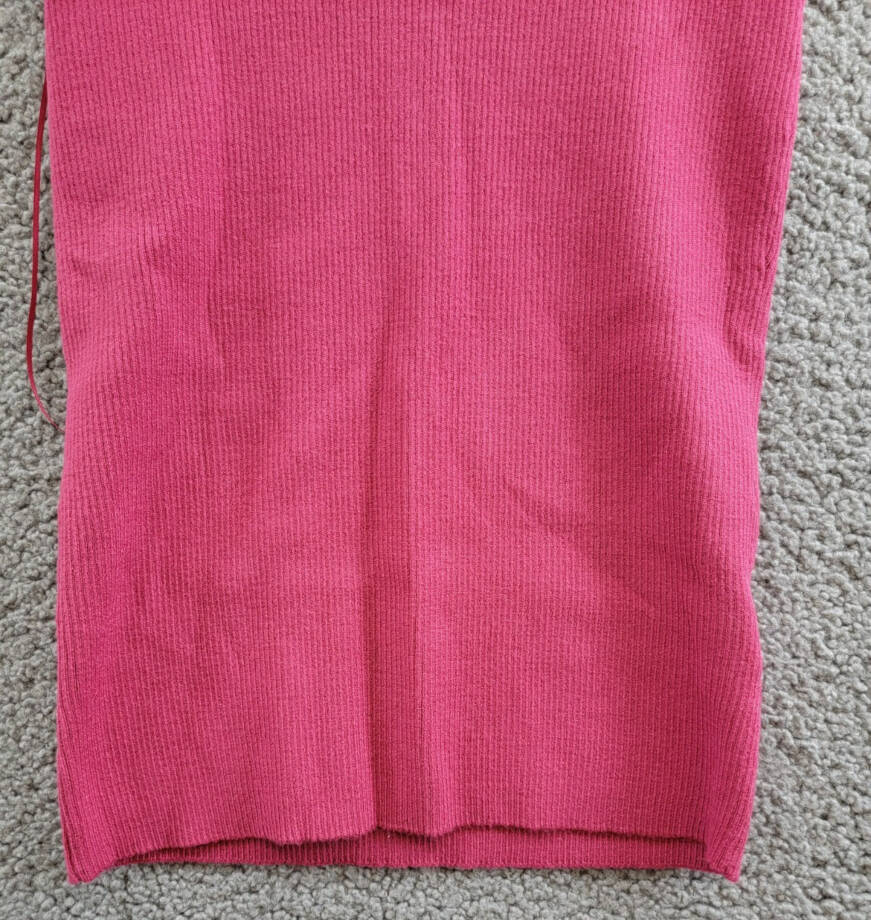 T Tahari Short Flutter Sleeve V-Neck Top Women's S Corsage Solid Ribbed Pullover