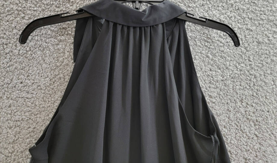 1.STATE Collared V-Neck Sleeveless Halter Top Women's XS Black Solid Pullover