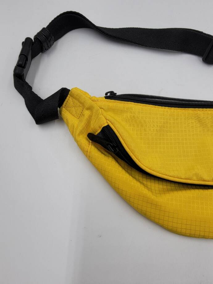 LeSportsac Fanny Pack Belt Bag Unisex Yellow Adjustable Belt Zip Closure