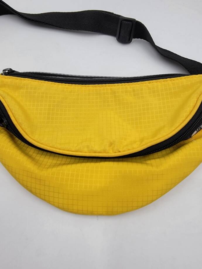 LeSportsac Fanny Pack Belt Bag Unisex Yellow Adjustable Belt Zip Closure
