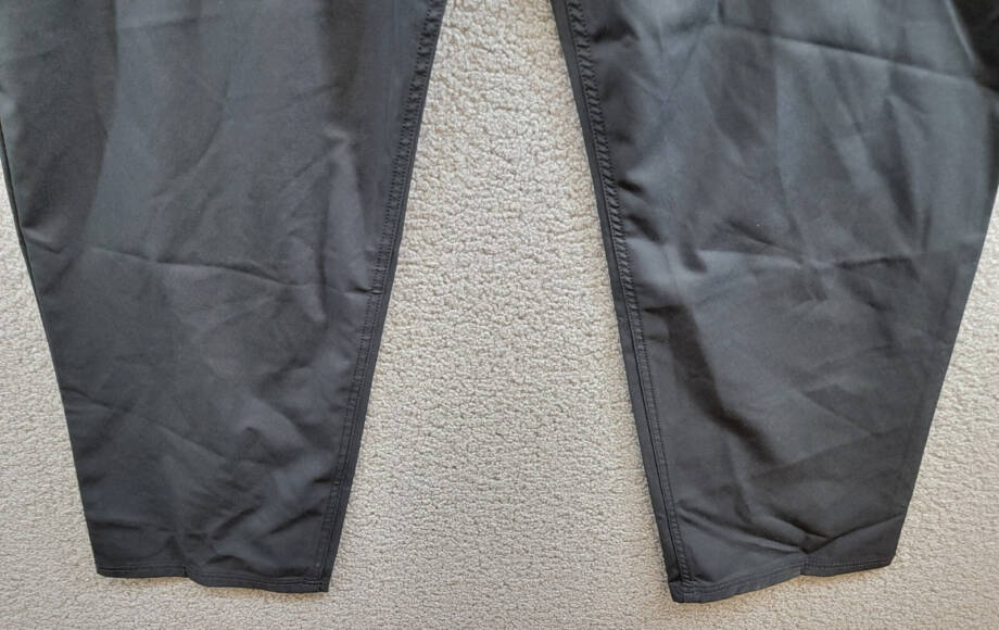 BASS OUTDOOR Essential Tech Cargo Pants Men's 42 Black Beauty Zip And Button