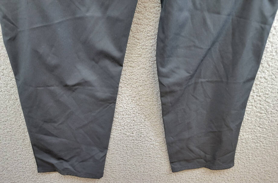 BASS OUTDOOR Essential Tech Cargo Pants Men's 42 Black Beauty Zip And Button