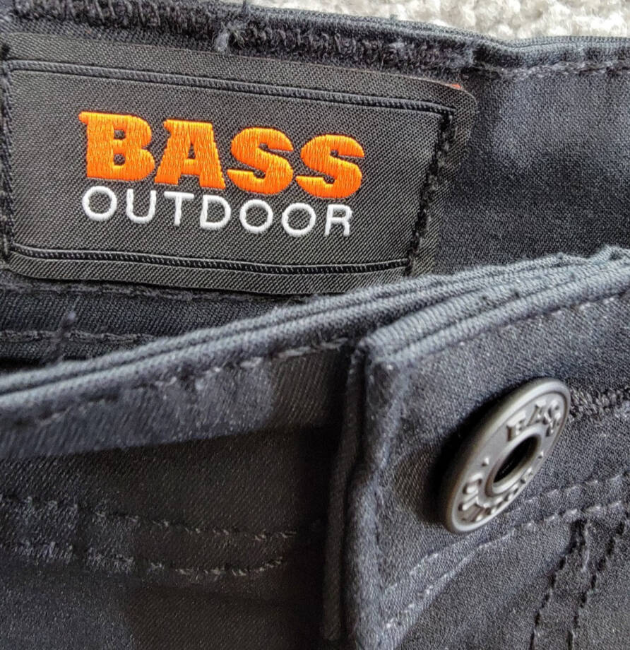 BASS OUTDOOR Essential Tech Cargo Pants Men's 42 Black Beauty Zip And Button