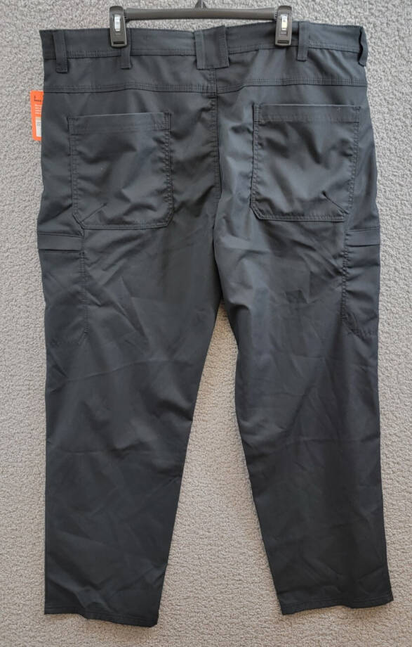 BASS OUTDOOR Essential Tech Cargo Pants Men's 42 Black Beauty Zip And Button