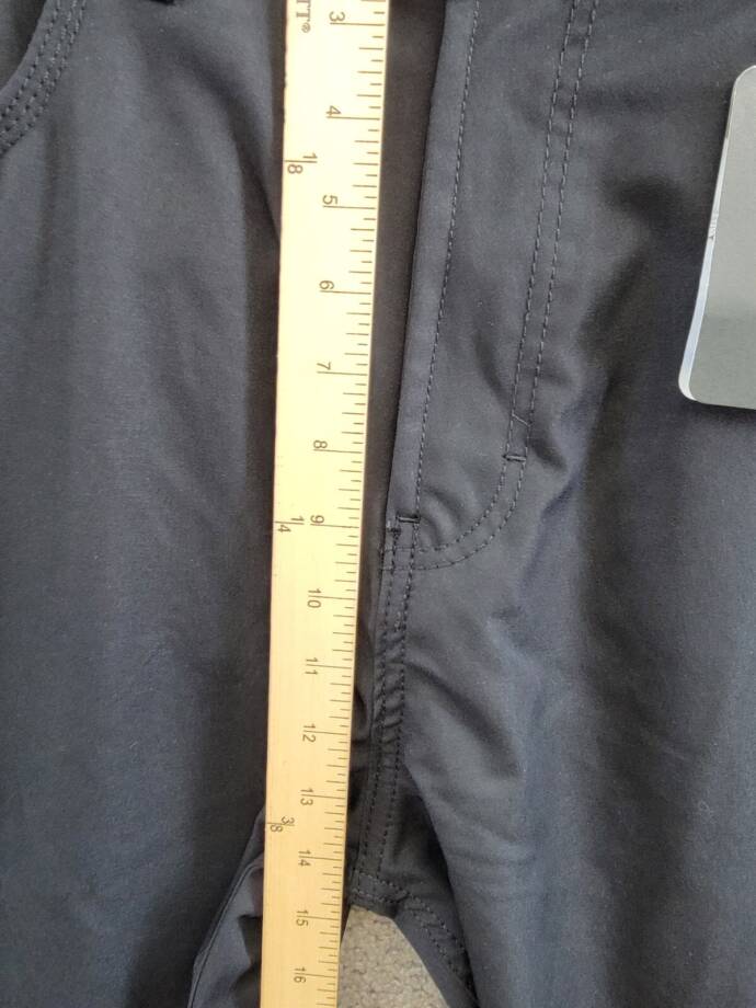 BASS OUTDOOR Essential Tech Cargo Pants Men's 42 Black Beauty Zip And Button