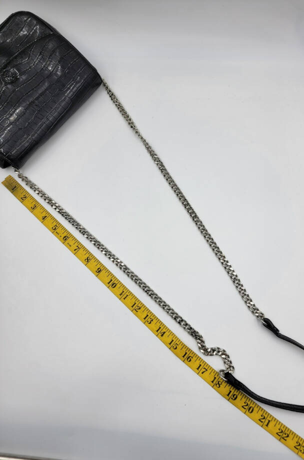 Circus by Sam Edelman Devin Chain Crossbody Handbag Women's O/S Black Snap Front