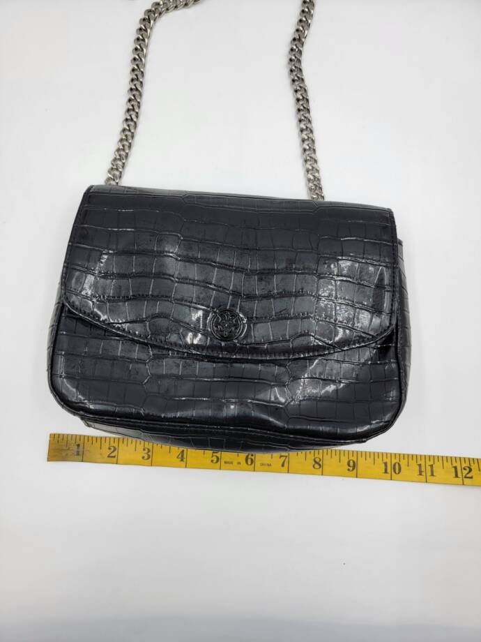Circus by Sam Edelman Devin Chain Crossbody Handbag Women's O/S Black Snap Front