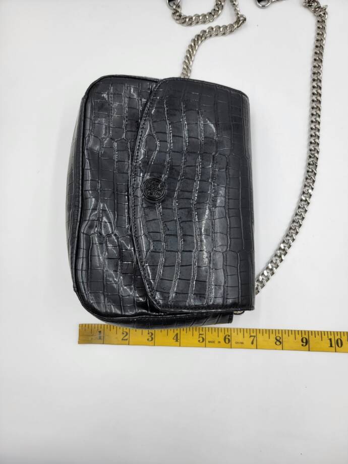 Circus by Sam Edelman Devin Chain Crossbody Handbag Women's O/S Black Snap Front