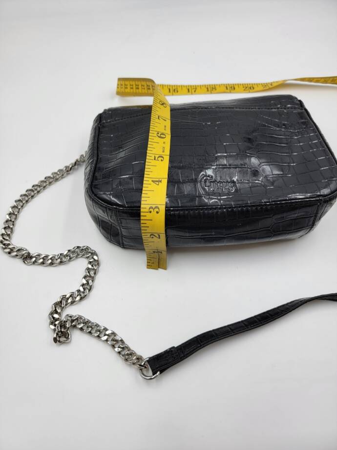 Circus by Sam Edelman Devin Chain Crossbody Handbag Women's O/S Black Snap Front