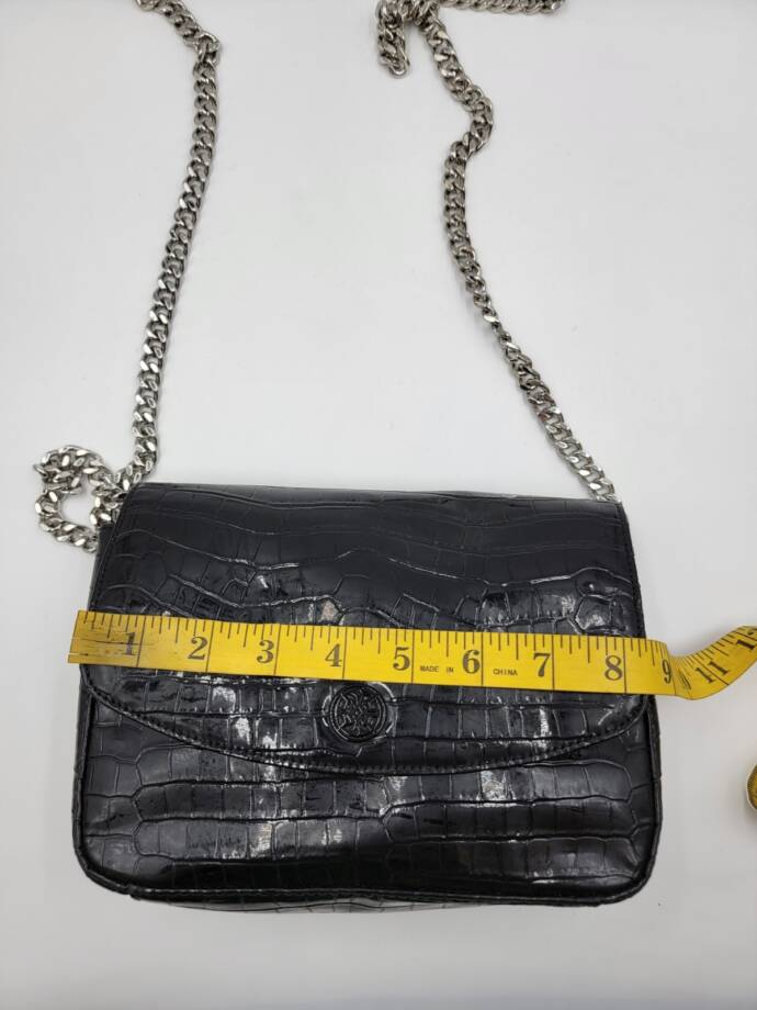 Circus by Sam Edelman Devin Chain Crossbody Handbag Women's O/S Black Snap Front