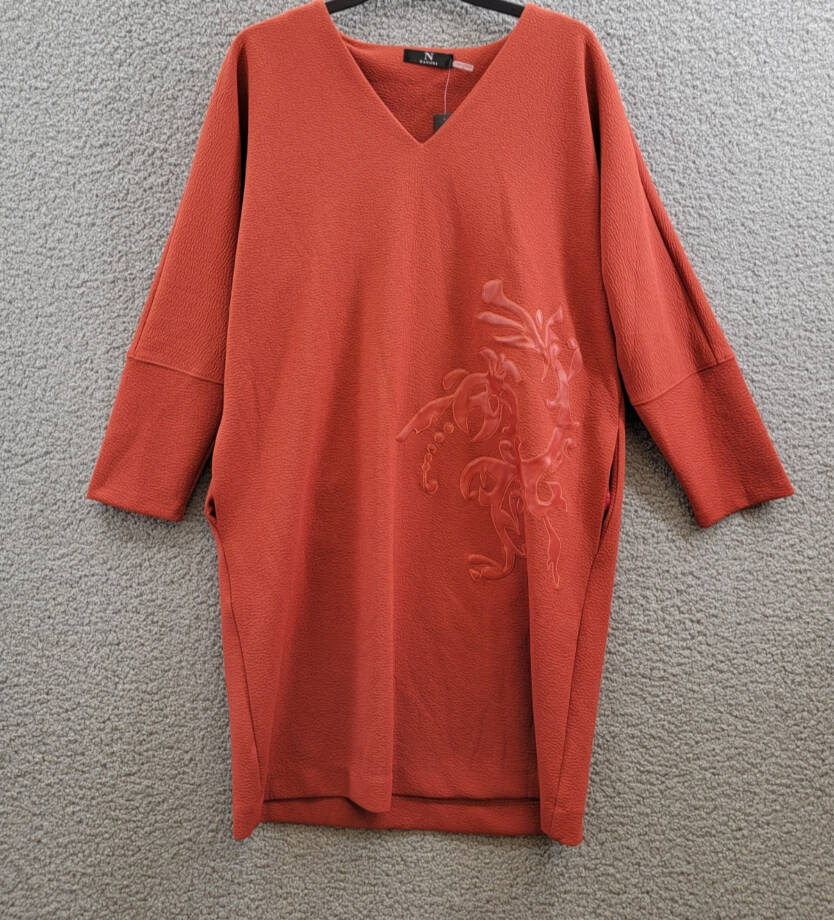 Natori Crepe Appliqué-Detail Shift Dress Women's M Burnt Orange V-Neck Pullover