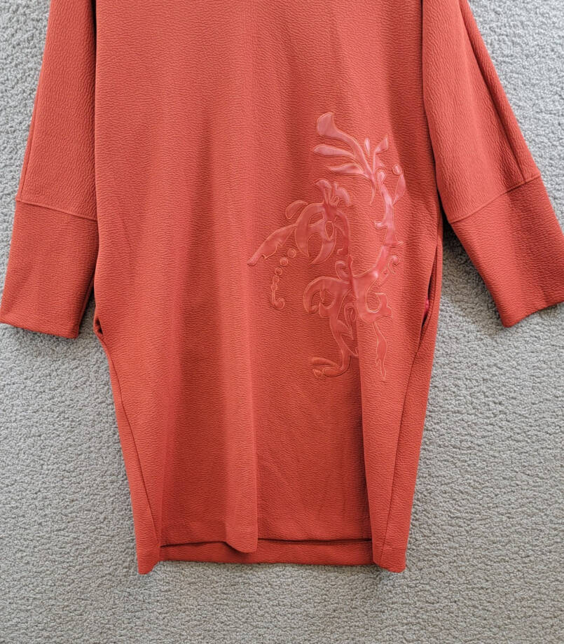 Natori Crepe Appliqué-Detail Shift Dress Women's M Burnt Orange V-Neck Pullover