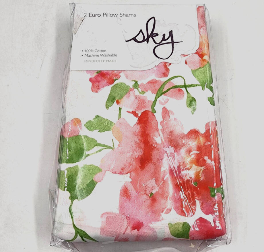 Sky Blushing Hydrangea Euro Pillow Sham 2-piece Unisex 26"L x 26"W Pink Multi~
