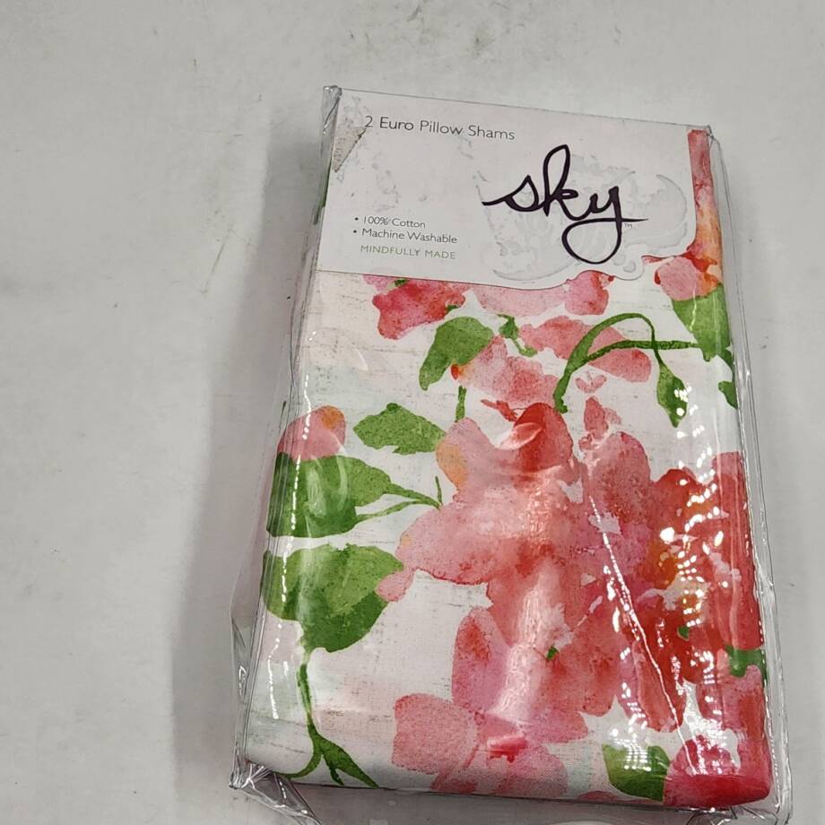 Sky Blushing Hydrangea Euro Pillow Sham 2-piece Unisex 26"L x 26"W Pink Multi~