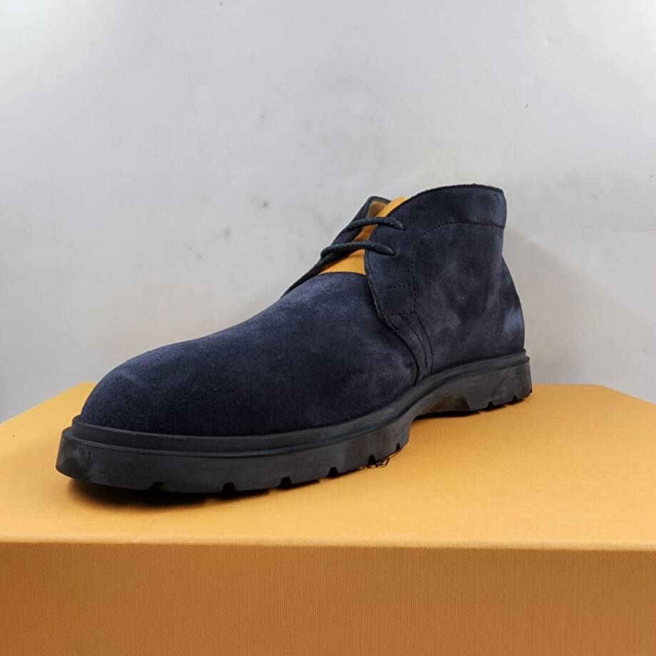 Tod's Lace Up Desert Boots Men's 8/9.5US Blue Suede Embossed Monogram Round Toe