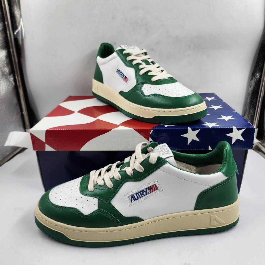 Autry Medalist Leather Low Top Sneakers Men's 13US White/Green Lace Up Closure