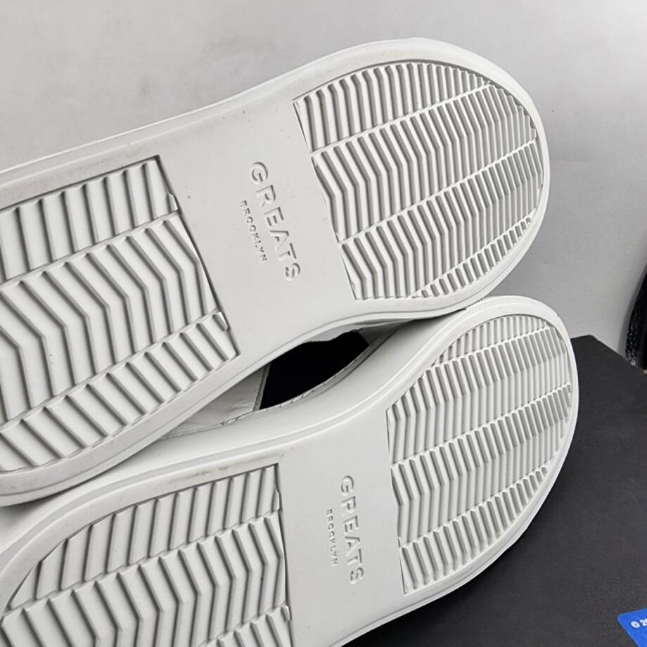 GREATS Royale 2.0 Lace Up Leather Sneakers Men's 8 White/Black Logo Round Toe
