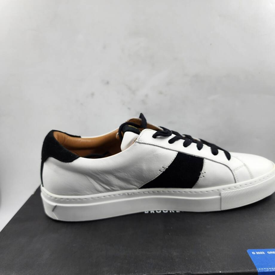 GREATS Royale 2.0 Lace Up Leather Sneakers Men's 8 White/Black Logo Round Toe