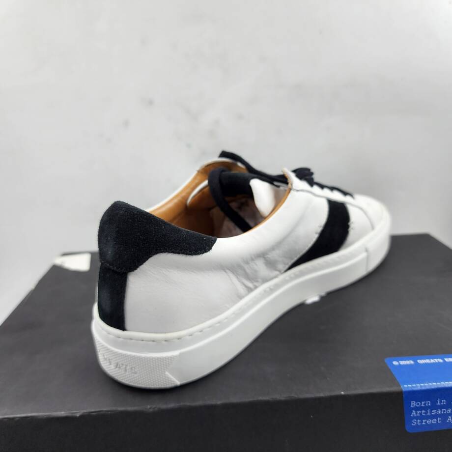 GREATS Royale 2.0 Lace Up Leather Sneakers Men's 8 White/Black Logo Round Toe