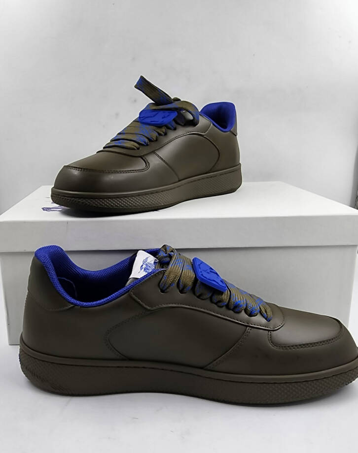 Burberry Terrace Low Top Sneakers Men's 42.5/9.5US Loch Round Toe Lace Closure
