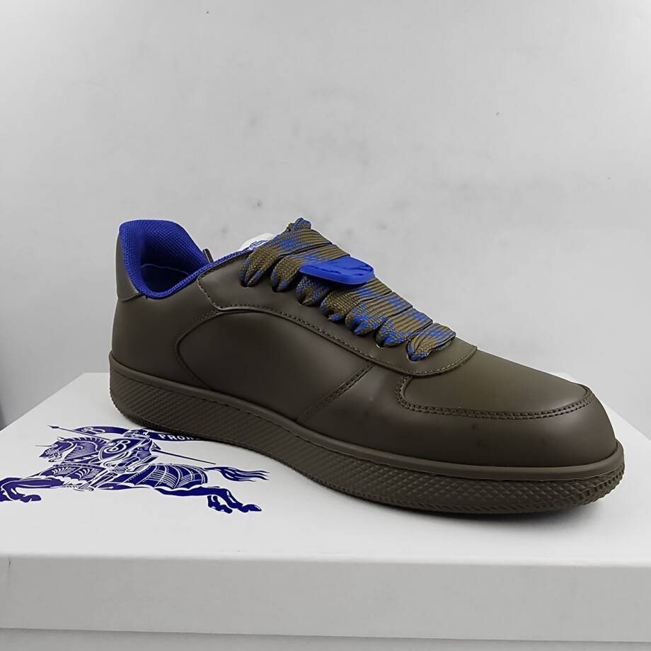 Burberry Terrace Low Top Sneakers Men's 42.5/9.5US Loch Round Toe Lace Closure