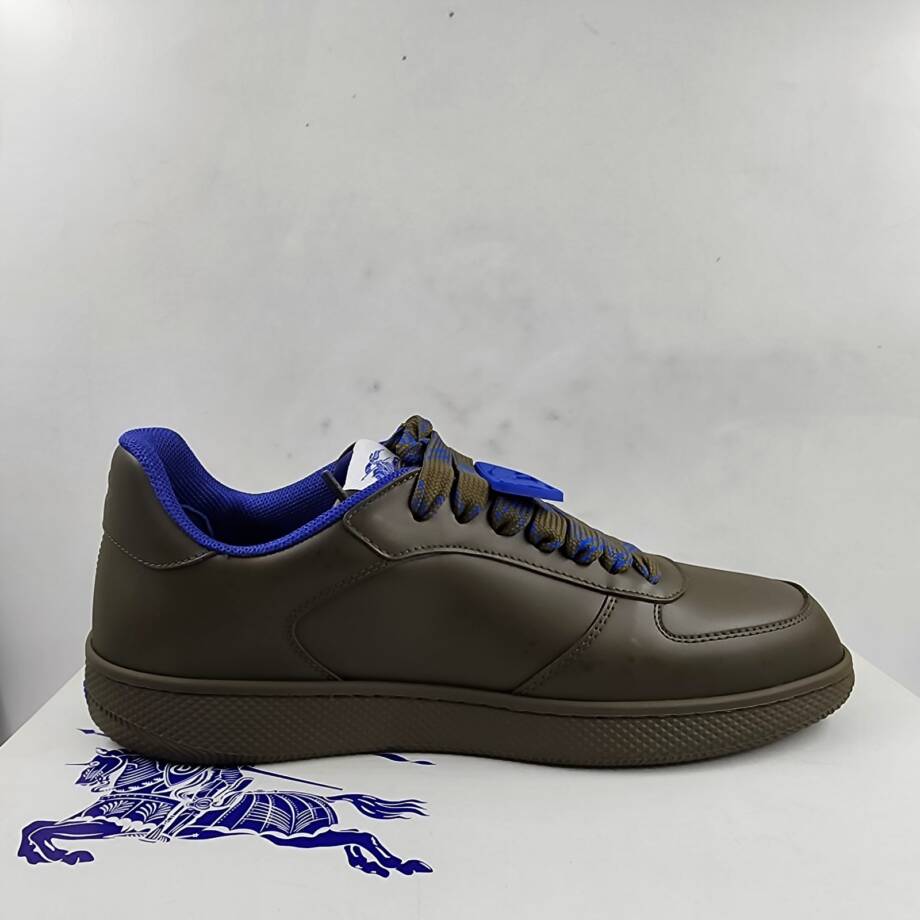 Burberry Terrace Low Top Sneakers Men's 42.5/9.5US Loch Round Toe Lace Closure
