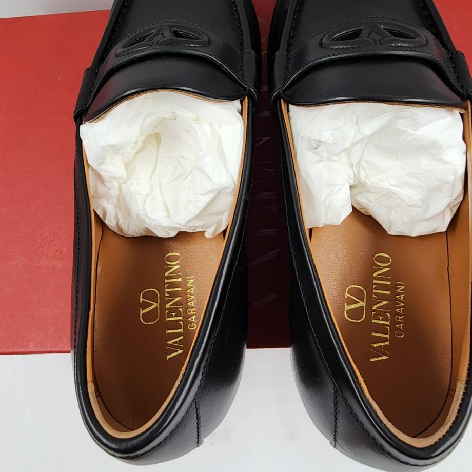Valentino Garavani Embossed Logo Penny Loafers Men's 40/7US Black Moc Toe SlipOn