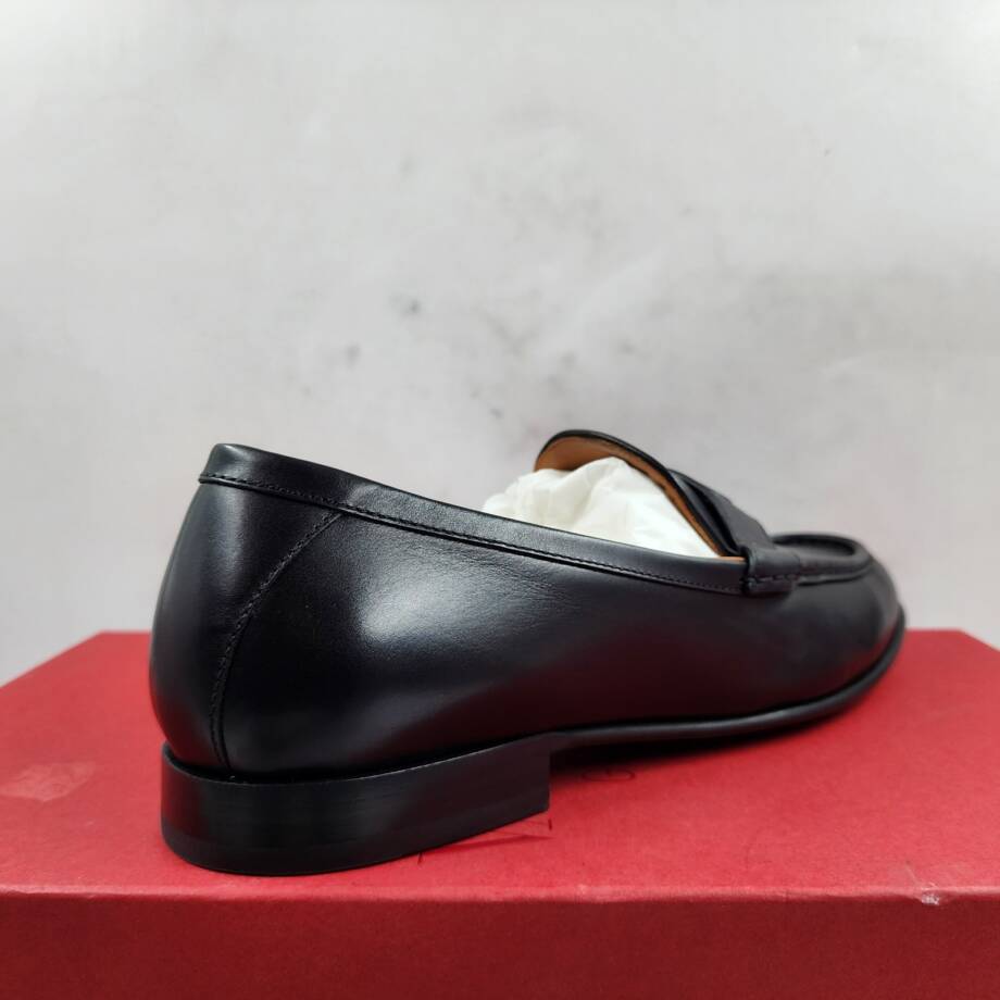 Valentino Garavani Embossed Logo Penny Loafers Men's 40/7US Black Moc Toe SlipOn
