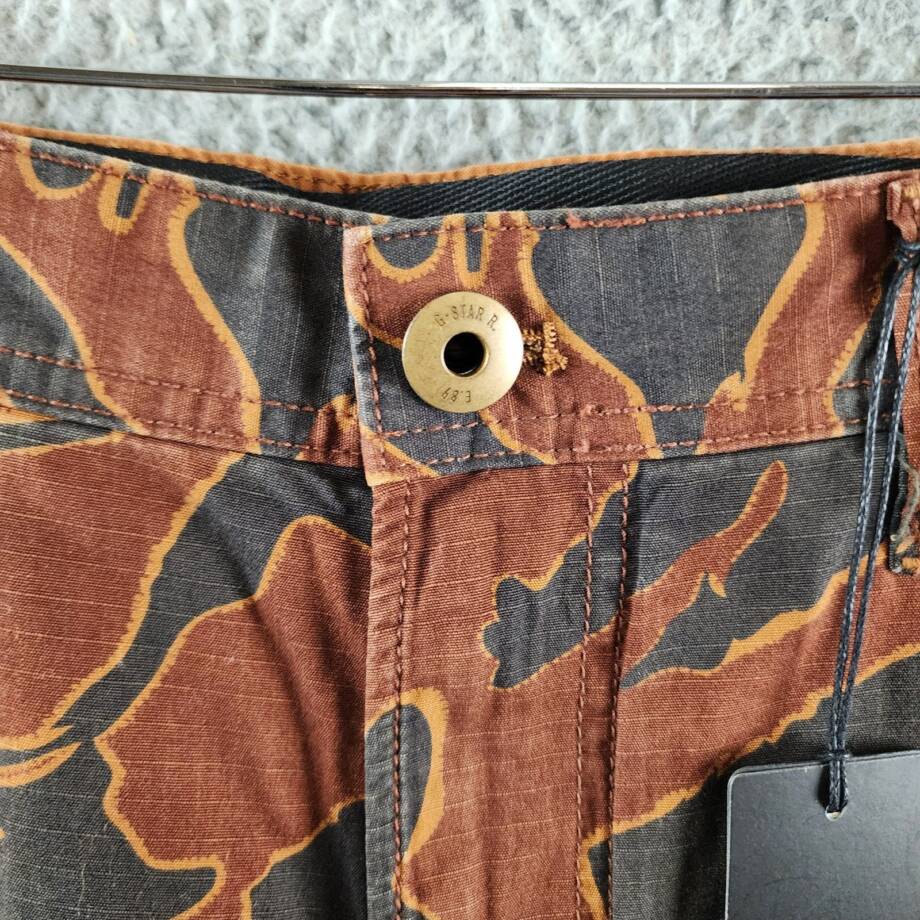 G-Star Raw Printed Straight-Fit Cargo Pants Men's 33/32 Rodeo Island Button Zip