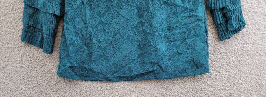 Charter Club Tiered Lace Top Women's XS Deep Pine Floral V-Neck Quarter Sleeve