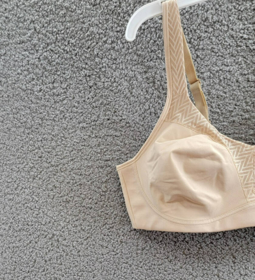 Playtex 18 Hour Bounce Control Wire Free Bra Women's 40C Taupe Hook & Eye Back