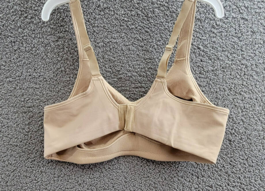 Playtex 18 Hour Bounce Control Wire Free Bra Women's 40C Taupe Hook & Eye Back