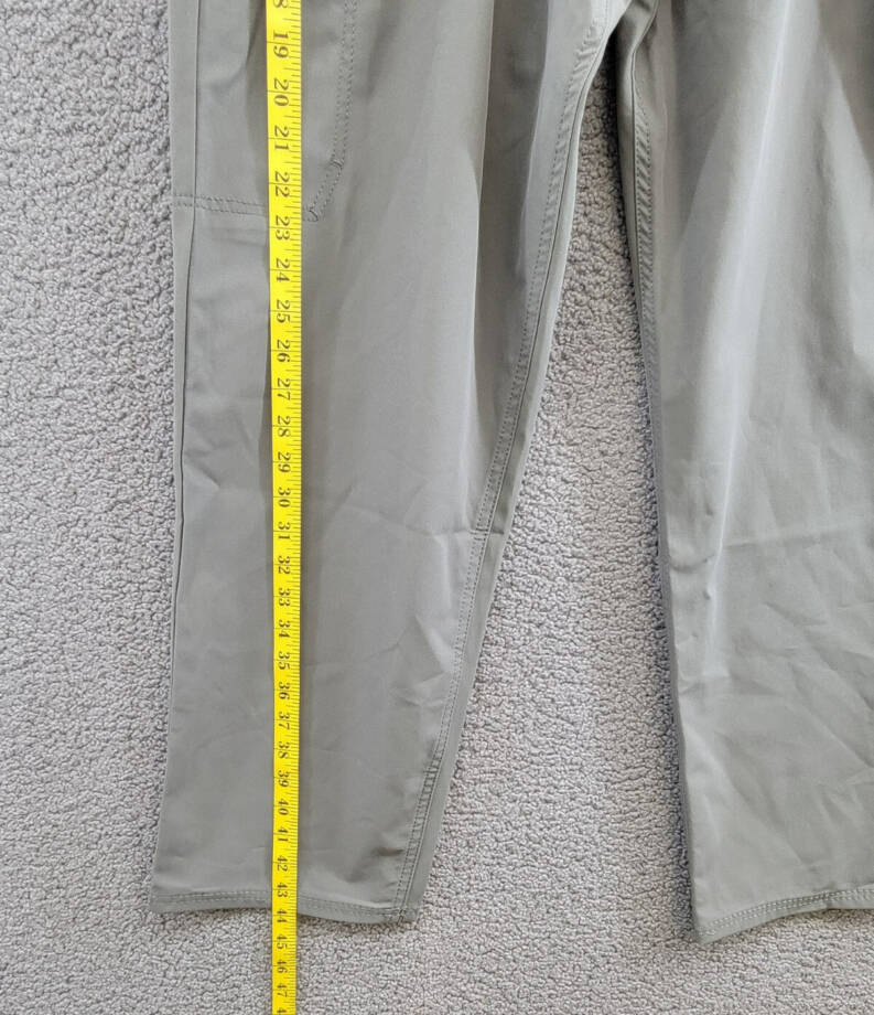 BASS OUTDOOR Essential Tech Cargo Pants Men's 40 Castor Gray Button Zip Closure