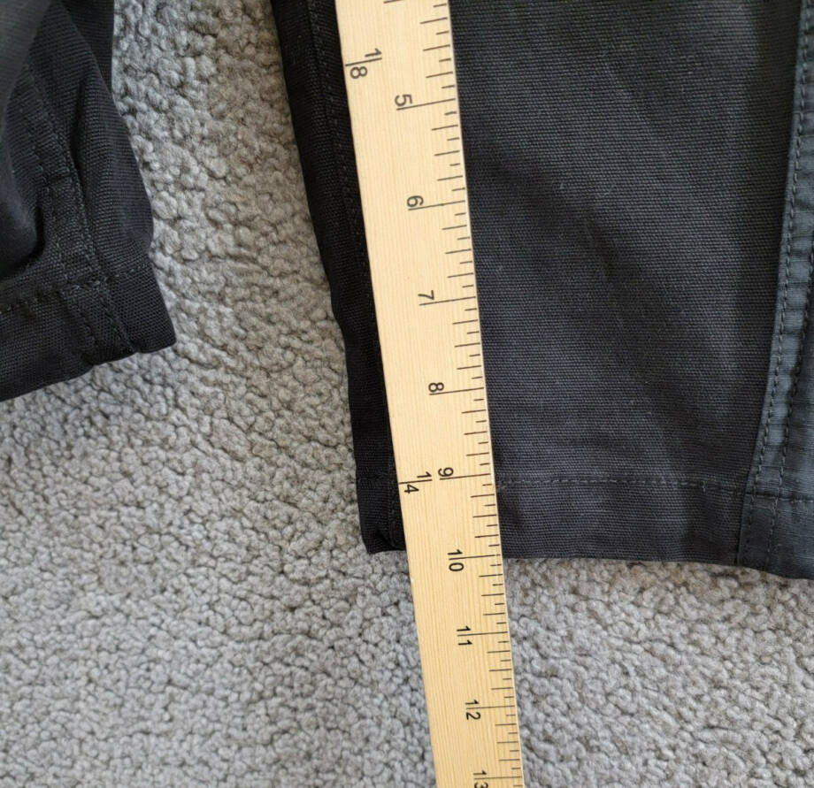 BASS OUTDOOR Worker Cargo 9" Shorts Men's 30 Caviar Zipped Pockets Button Zip