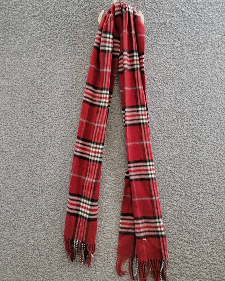FRAAS Classic Plaid Cashmink Scarf Women's One Size True Red Fringe Edge