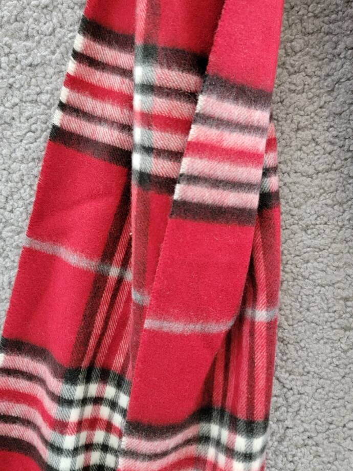 FRAAS Classic Plaid Cashmink Scarf Women's One Size True Red Fringe Edge