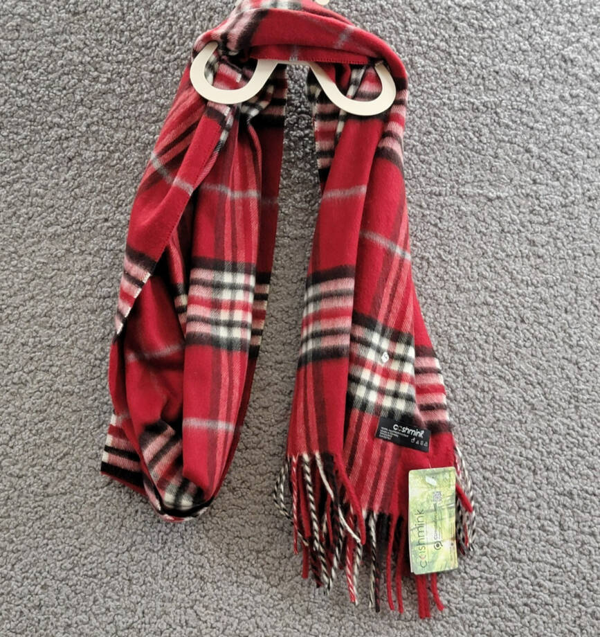 FRAAS Classic Plaid Cashmink Scarf Women's One Size True Red Fringe Edge