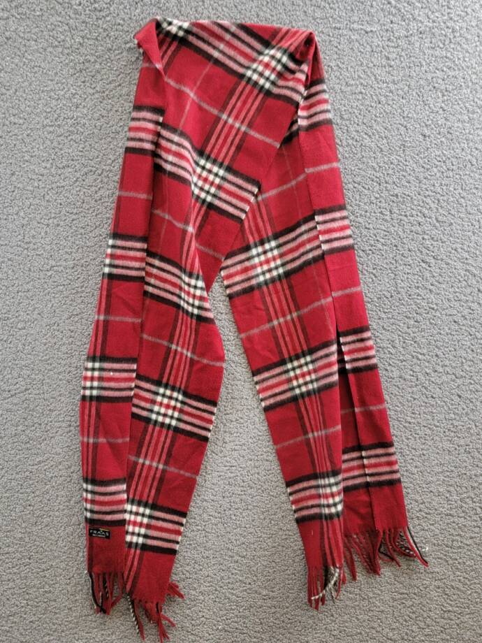 FRAAS Classic Plaid Cashmink Scarf Women's One Size True Red Fringe Edge