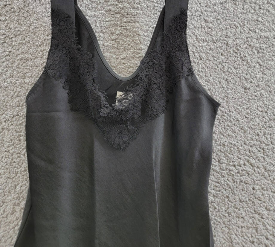 Nic+Zoe Lace Trim Cami Tank Top Women's XS Black V-Neck Sleeveless Pullover