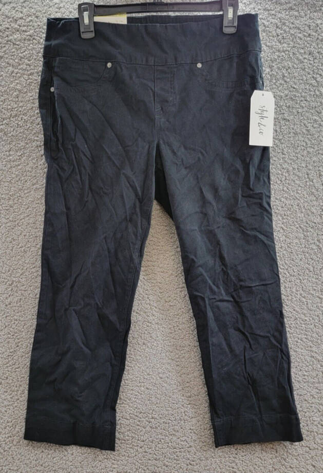 Style & Co Pull-on Capri Jeans Women's M Deep Black Straight Leg Stretch Denim