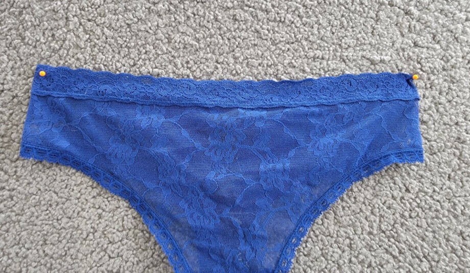 Natori Bliss Allure Lace Thong Women's One Size Indigo Floral Elastic Waist