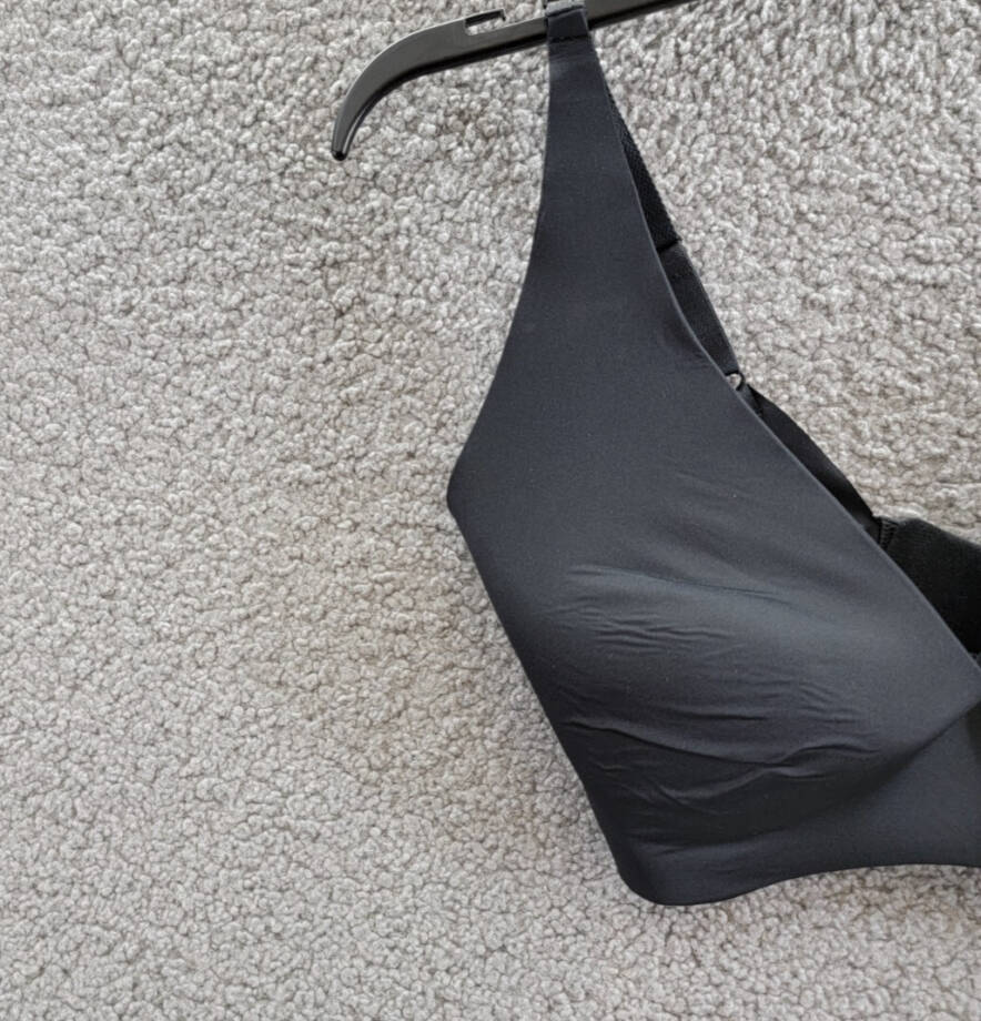 GapBody Everyday Essentials Wireless Bra Women's 34DD Black Hook & Eye Back