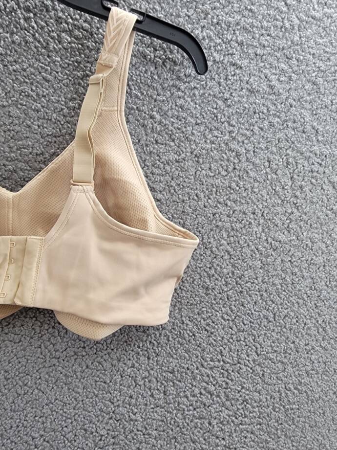 Playtex 18 Hour® Bounce Control Convertible Wireless Bra Women's 40D Taupe