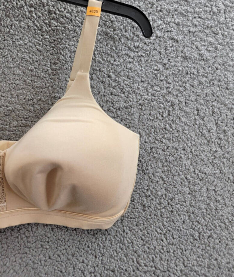 Vanity Fair Beyond Comfort Full Coverage Wirefree Bra Women's 40DD Neutral Solid