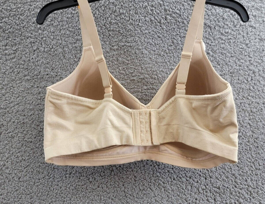 Vanity Fair Beyond Comfort Full Coverage Wirefree Bra Women's 40DD Neutral Solid