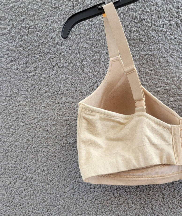 Vanity Fair Beyond Comfort Full Coverage Wirefree Bra Women's 40DD Neutral Solid