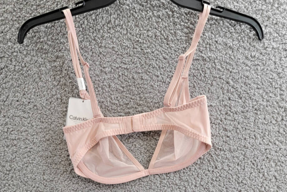Calvin Klein Sheer Marquisette Unlined Plunge Bra Women's 32D Subdued Adjustable